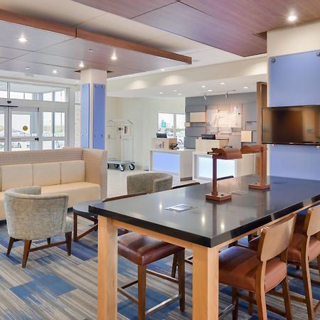 Holiday Inn Express & Suites Madison By Ihg Extérieur photo