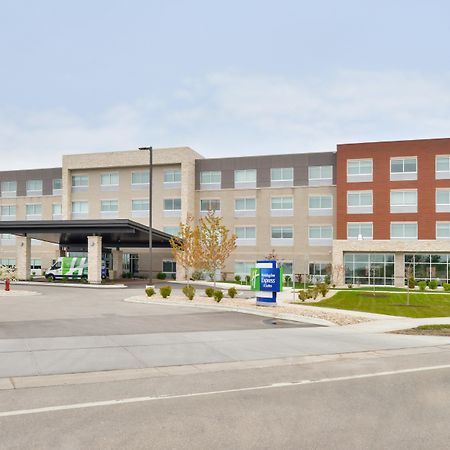 Holiday Inn Express & Suites Madison, An Ihg Hotel Extérieur photo