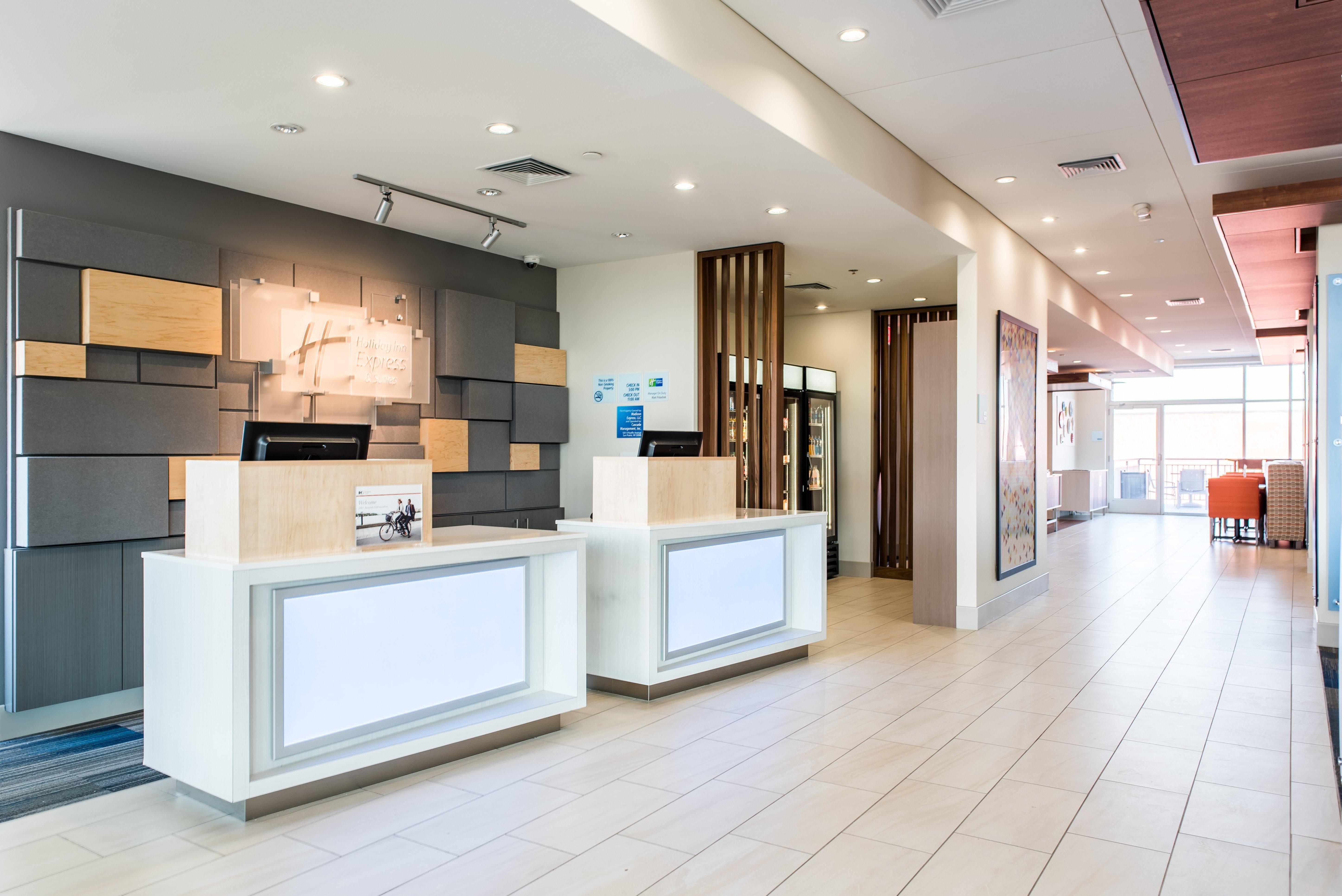 Holiday Inn Express & Suites Madison By Ihg Extérieur photo