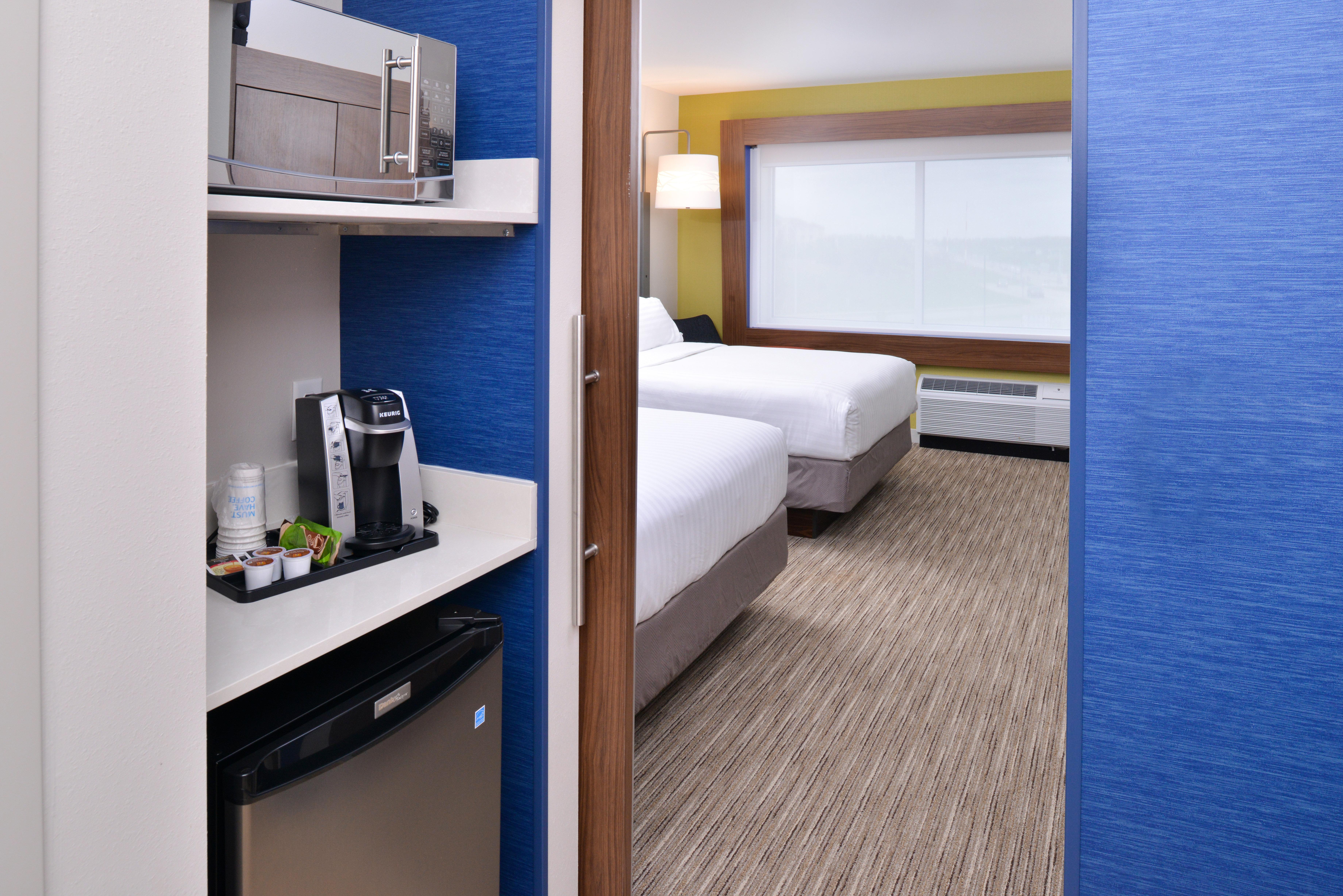 Holiday Inn Express & Suites Madison, An Ihg Hotel Extérieur photo