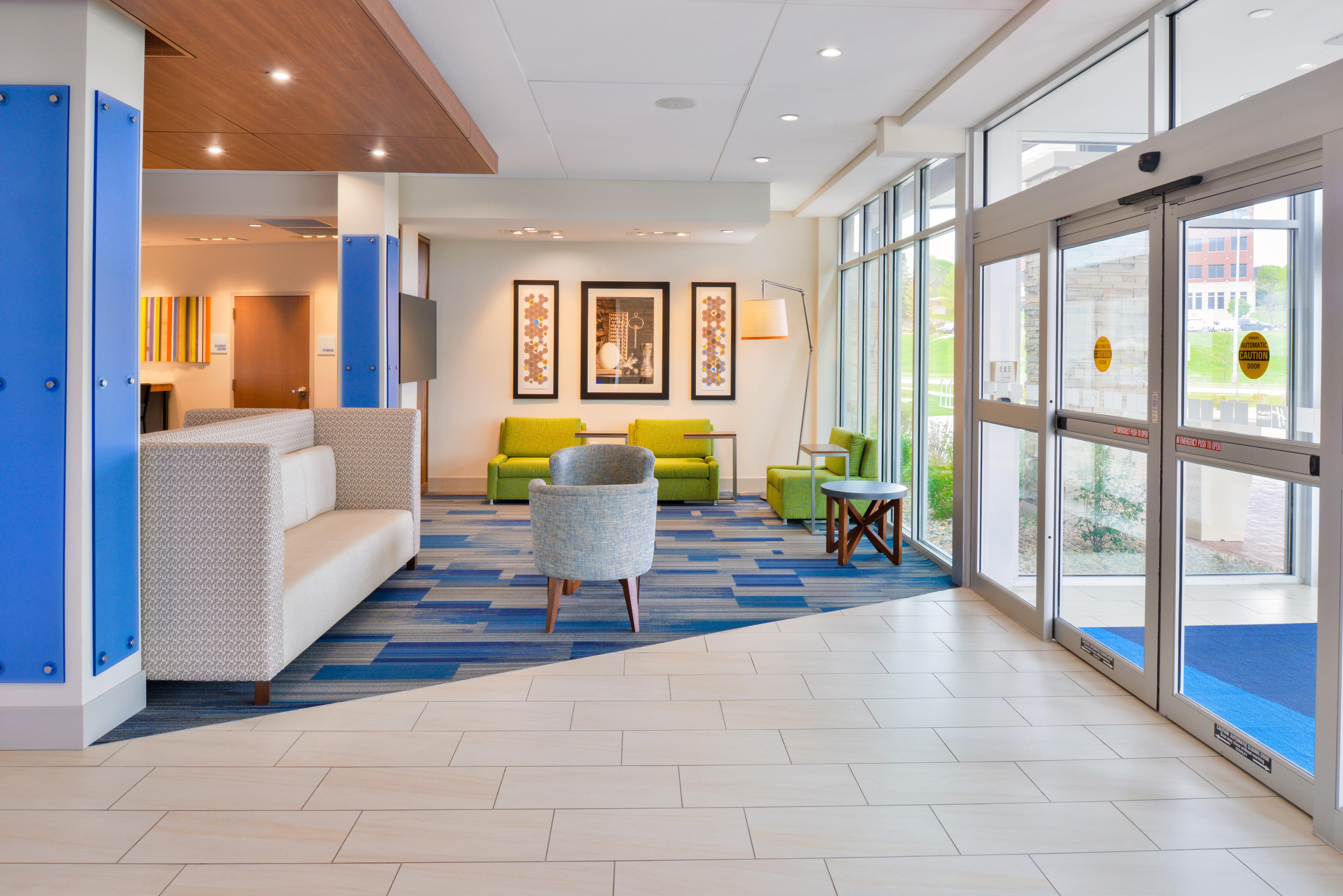 Holiday Inn Express & Suites Madison By Ihg Extérieur photo