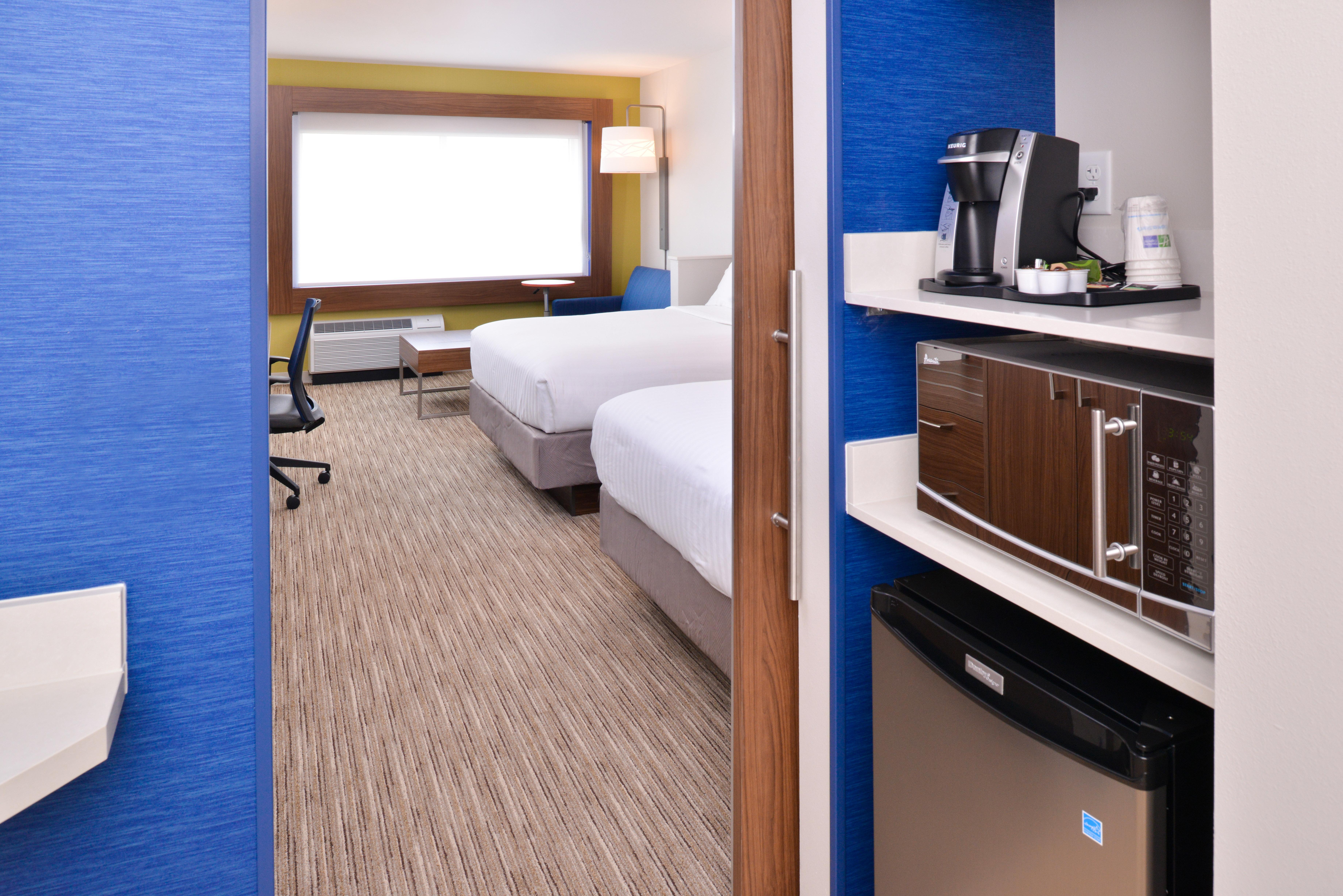 Holiday Inn Express & Suites Madison, An Ihg Hotel Extérieur photo