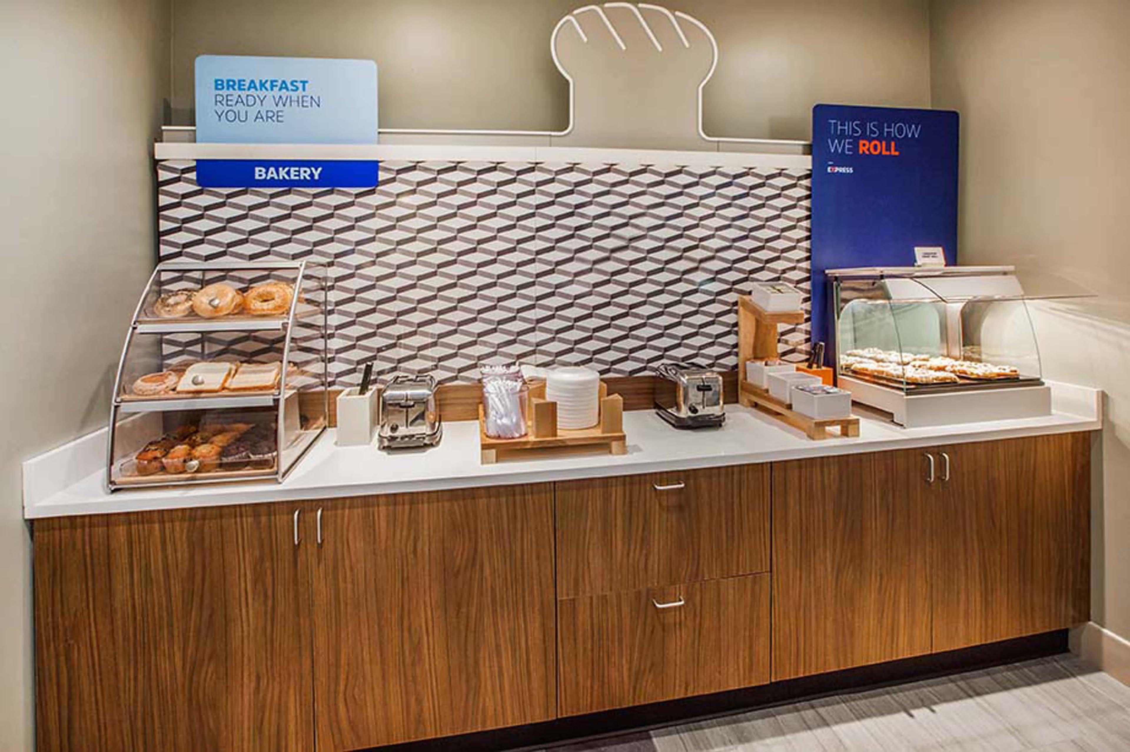 Holiday Inn Express & Suites Madison By Ihg Extérieur photo