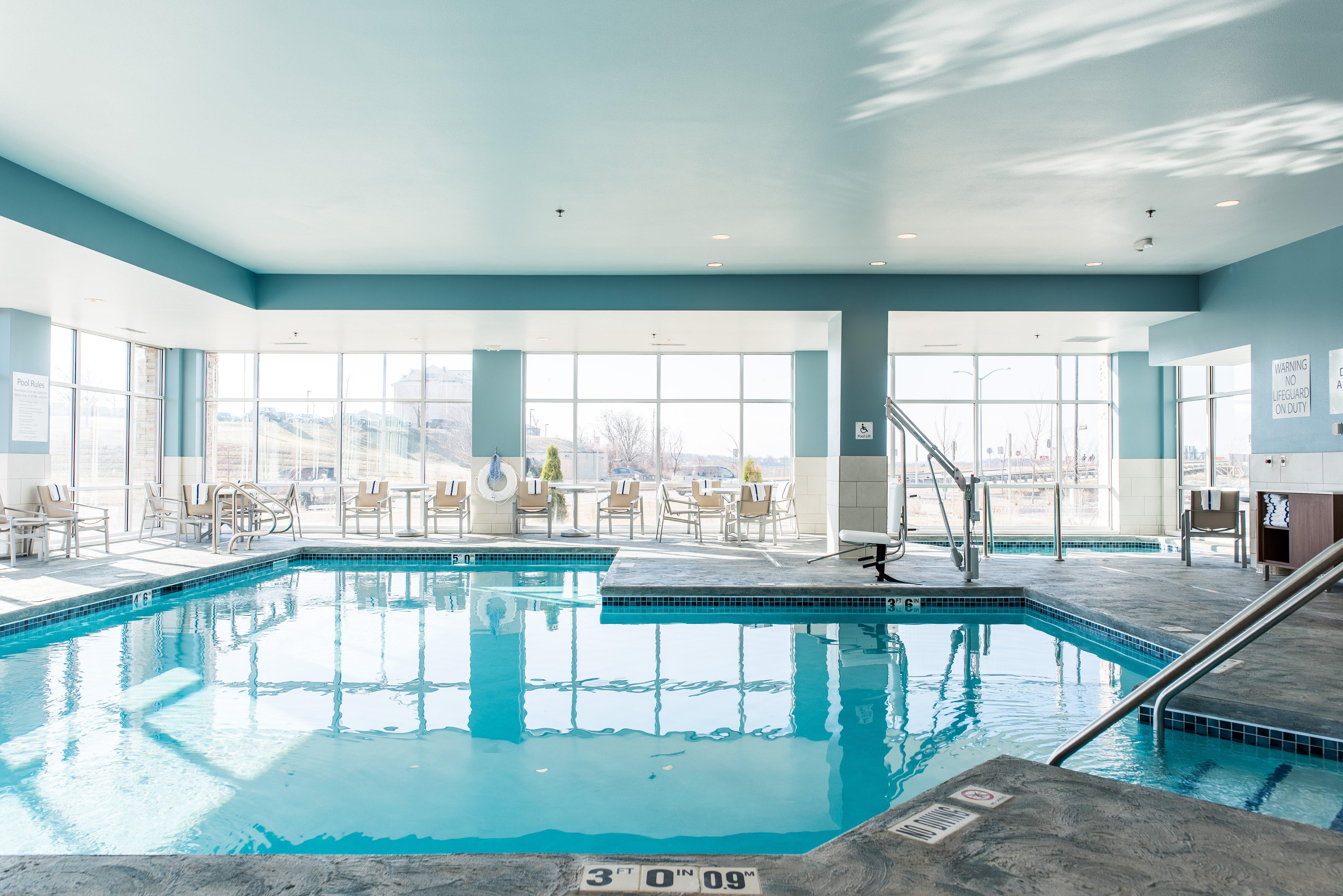 Holiday Inn Express & Suites Madison By Ihg Extérieur photo