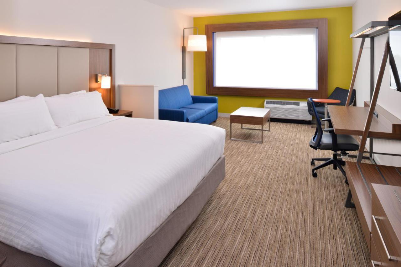 Holiday Inn Express & Suites Madison, An Ihg Hotel Extérieur photo